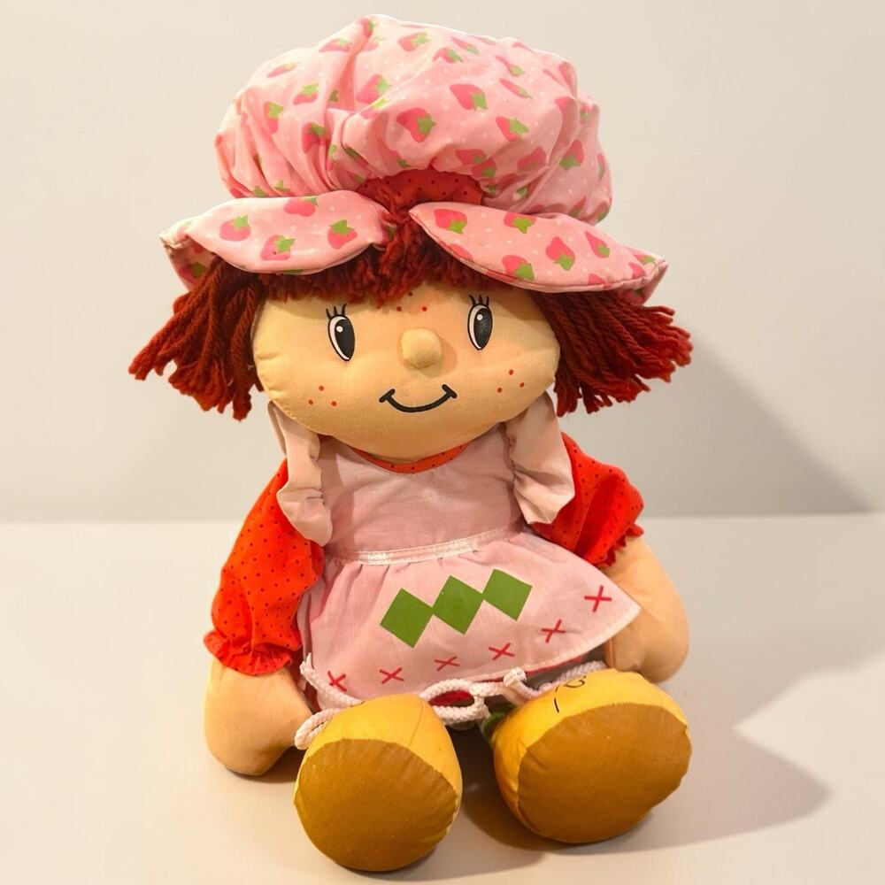 Vintage 2002 Strawberry Shortcake Ragged Plush Doll 17” Soft Doll